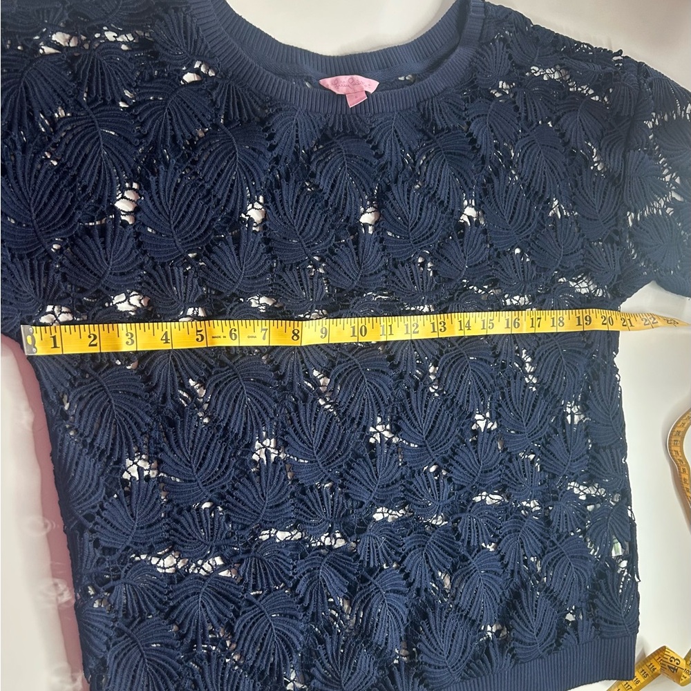 Lilly Pulitzer Navy Floral Lace Crochet Short-Sleeve Top EUC Sz S Coastal Granny - Picture 4 of 9